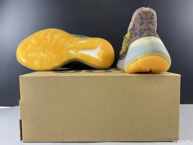 380 YEEZY GOLD 'COFFEE BOOST ADIDAS FZ4982 NON-REFLECTIVE 0509